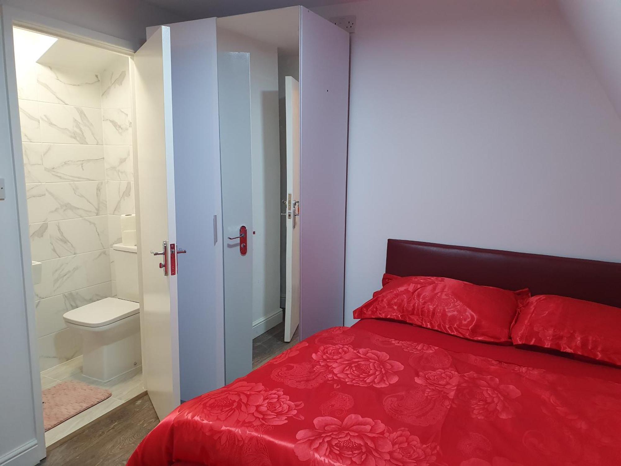 Amh Hotel - Greenford Station Northolt  エクステリア 写真